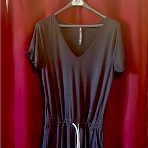 Vuori lightweight jumpsuit in grey w/pockets.  Super comfy, great for summer!